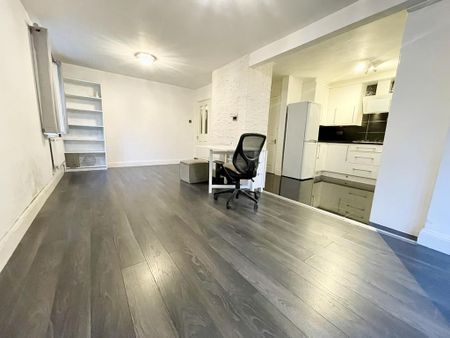 3 bedroom terraced house to rent - Photo 2