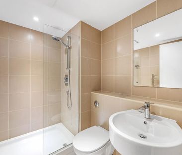 3 bedroom penthouse to rent - Photo 2