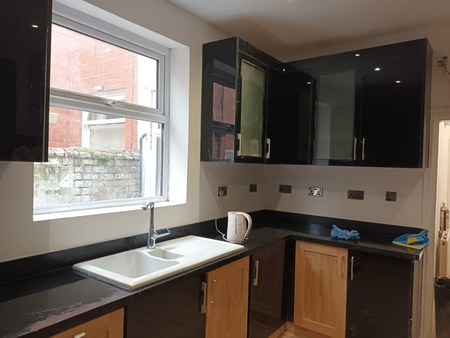 1 bedroom in a house share to rent - Photo 3