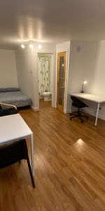 Super Studio loué tout compris, meublé et équipé au centre ville - Photo 4