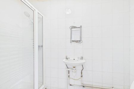 1 bedroom sharedAccommodation in Albert Street, Slough - Photo 5