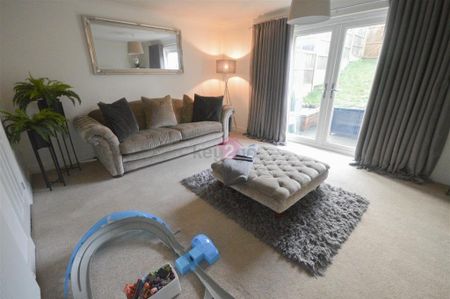 3 bedroom terraced house to rent - Photo 2