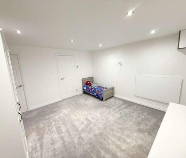 Lower Road, Hockley, SS5 - Photo 3