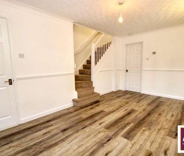 Far Furlong Close, Hawkslade, HP21 - Photo 2