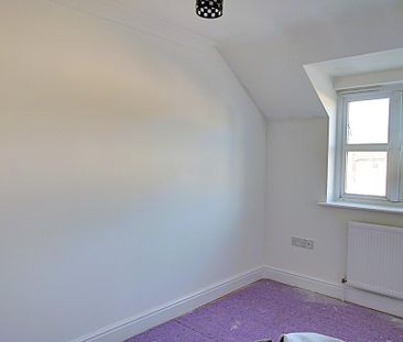 3 bedroom end of terrace house to rent - Photo 2