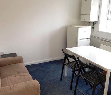 House share to rent - Photo 3