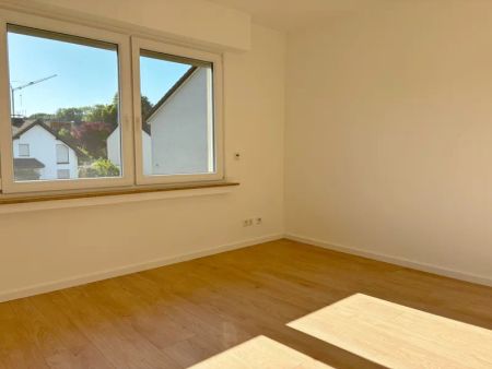 WIE NEU: 4-Zimmer-Wohnung mit Balkon in Paffrath in Gartenlage - Photo 4