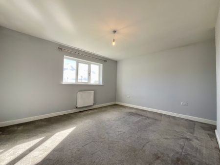 3 bedroom Detached Bungalow to let - Photo 2