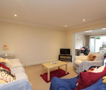 4 bedroom terraced house to rent - Photo 2