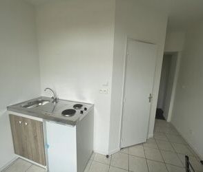 Location Studio 1 pièces 25 m2 à Saint-Quentin - Photo 6