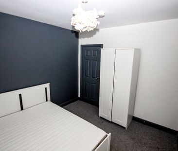 4 Bed Terraced House, Keswick Grove, M6 - Photo 4