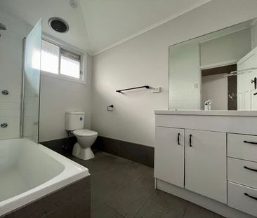 CLOSE TO THE HOSPITAL - CUTE COTTAGE - Photo 2