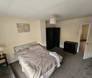 3 bedroom maisonette to rent - Photo 5