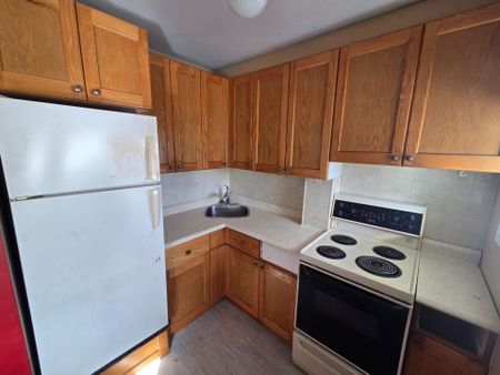 For Lease - 8 Wellington Street Unit# 2, Kawartha Lakes, Ontario - Photo 3