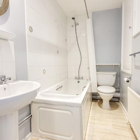 Badgers Close, Hertford - Photo 3