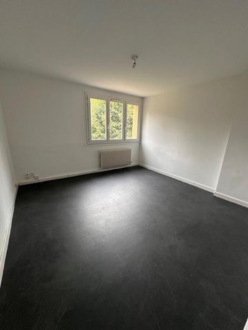APPARTEMENT TYPE 4 69m2 CLAIX ALLEE DES JARDINS - Photo 3
