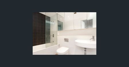 Stylish one-bedroom apartment with city views - Photo 5