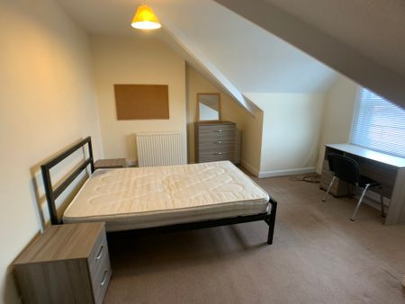 East Parade, Heworth - P2116 - Photo 4