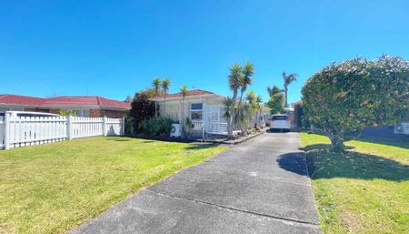Spacious Family Home in a Convenient Location - Photo 5