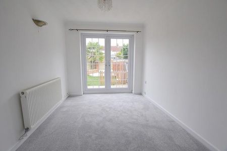 3 bedroom terraced house to rent - Photo 3