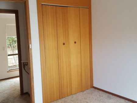 Prime Location! Beautiful 3 Bedroom Home Ready for You - Photo 4