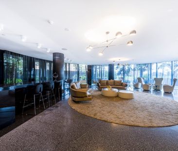 Stylish One Bedroom Apartment in Prime Location - Photo 1