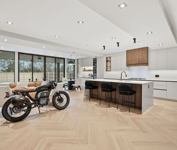 For Lease - 700 Montbeck Crescent, Mississauga, Ontario - Photo 3