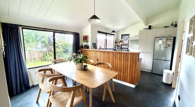 Convenient Family Home - Photo 1