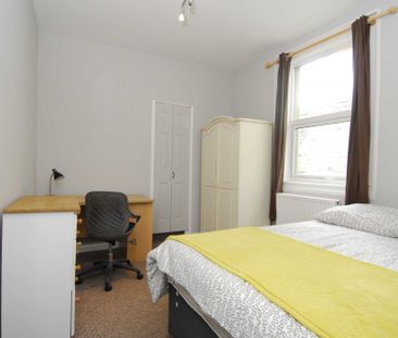 36 Houndiscombe Road, Flat 2 - Photo 4