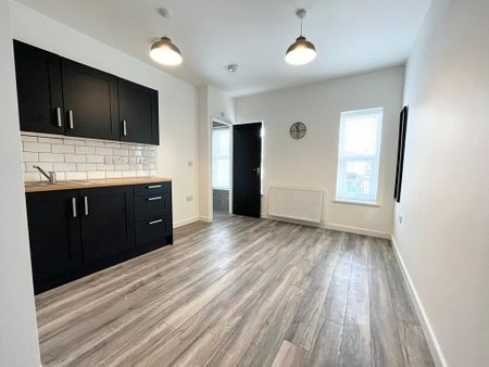 Studio to rent - Photo 3