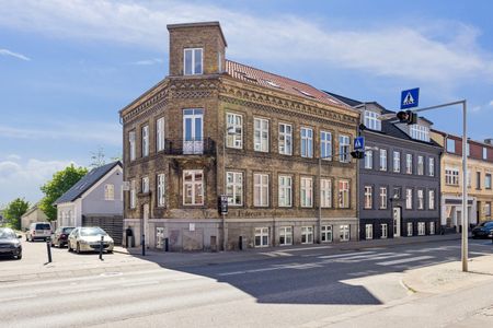STOR OG DELEVENLIG 4-VÆRELSES LEJLIGHED I NØRRESUNDBY - Photo 5