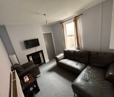 5 bedroom house - Photo 1