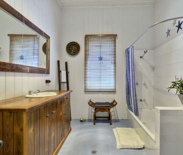 3-Bedroom Classic Colonial - Reduced Rent with Driveway Access Cond... - Photo 3