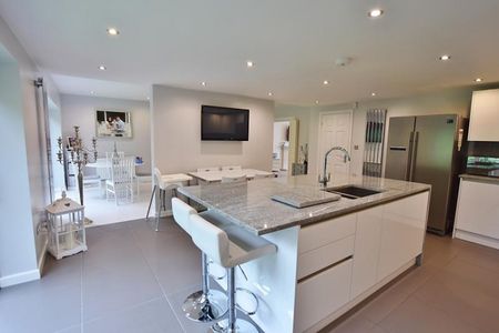 Crabtree Avenue, Hale Barns - Photo 4
