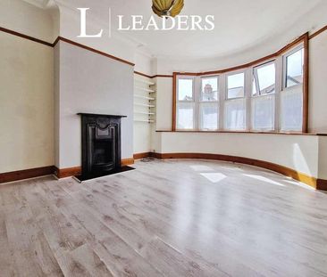 Highfield Grove, Westcliff On Sea, SS0 - Photo 2