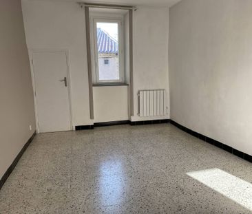 Location appartement 2 pièces 49 m² à Villeneuve-de-Berg (07170) - Photo 5