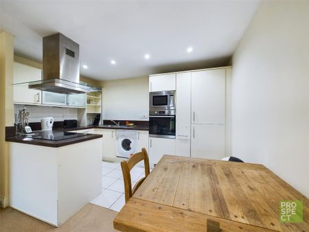 2 bedroom apartment to rent - Photo 4