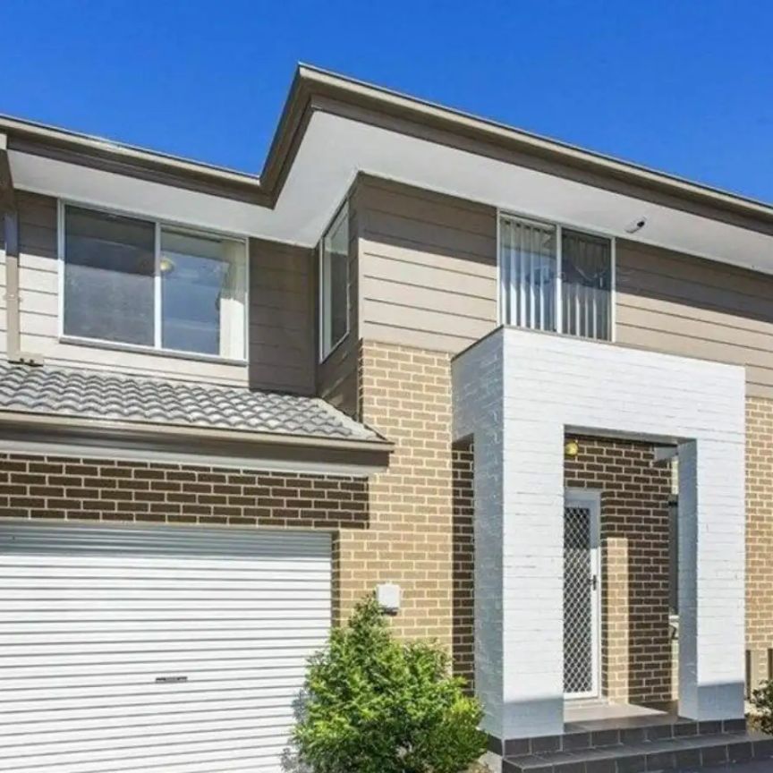 “Picture perfect townhouse!” - Photo 1