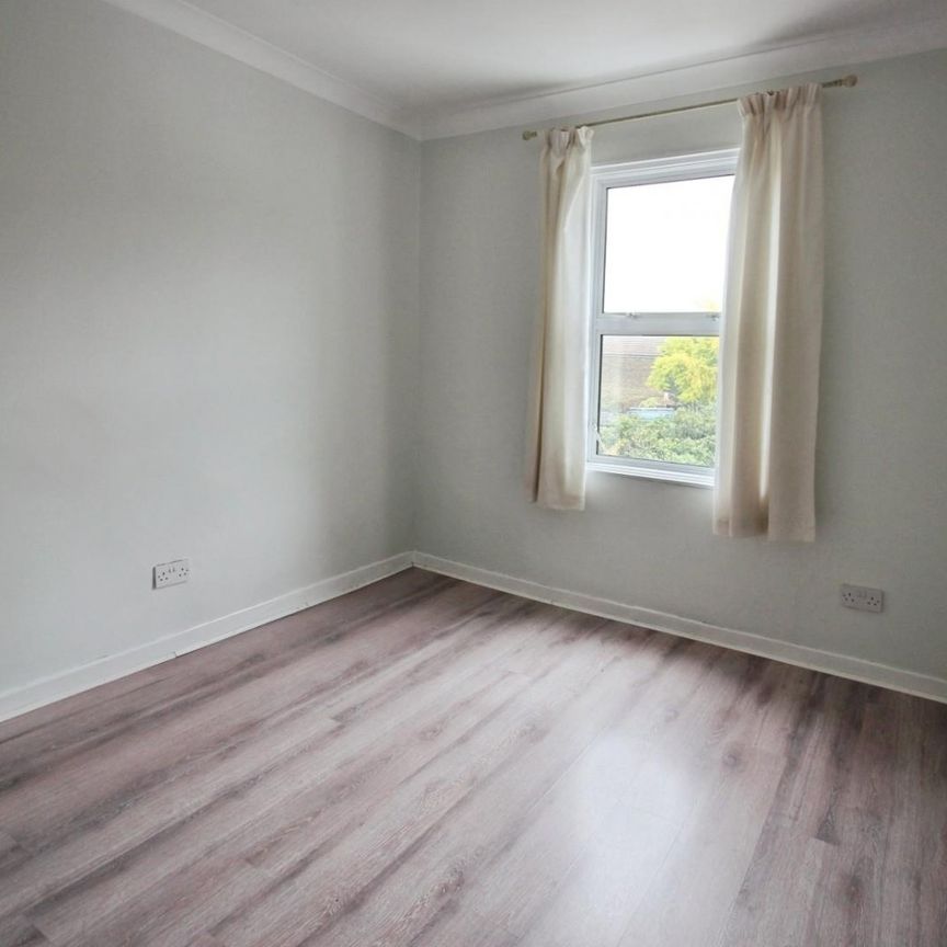 3 bedroom House To Let Total Size: 1194 SQ FT - Photo 1
