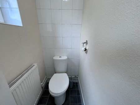 Merlin Crescent, Townhill, Swansea. SA1 6PW. - Photo 4