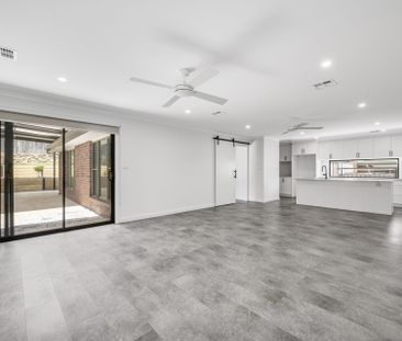 31 Esmond Avenue, Jerrabomberra - Photo 1