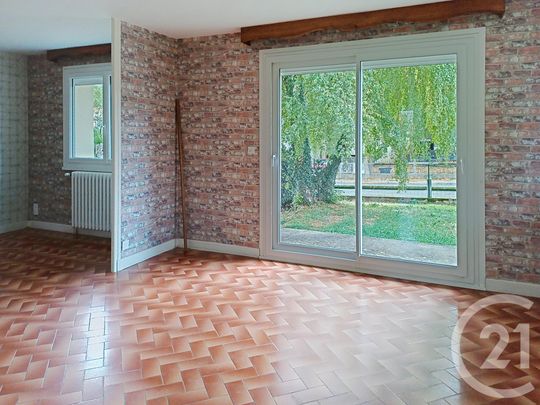 Location Maison 4 pièces 112m² GANNAT 03800 - Photo 1