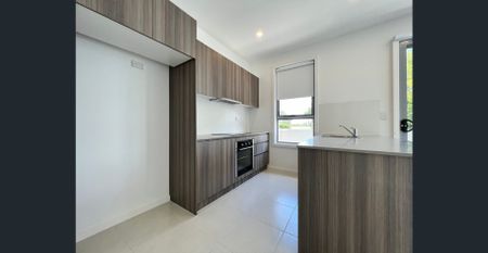 Top Level Unit ! - Photo 3