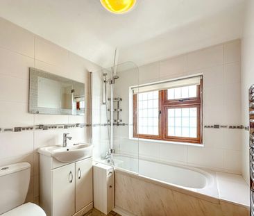 Semi-detached house to rent on - Photo 3