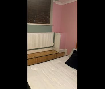 1 Bed Flat, Wick Road, E9 - Photo 5