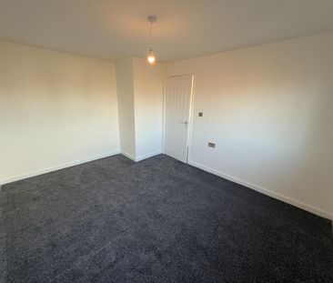 3 bedroom end of terrace house to rent - Photo 5