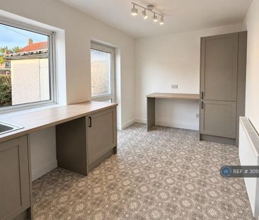 3 bedroom terraced house to rent - Photo 3