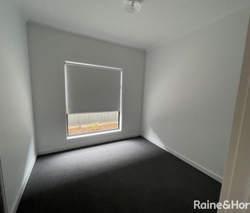 Modern Living in Mount Barker! - Photo 5