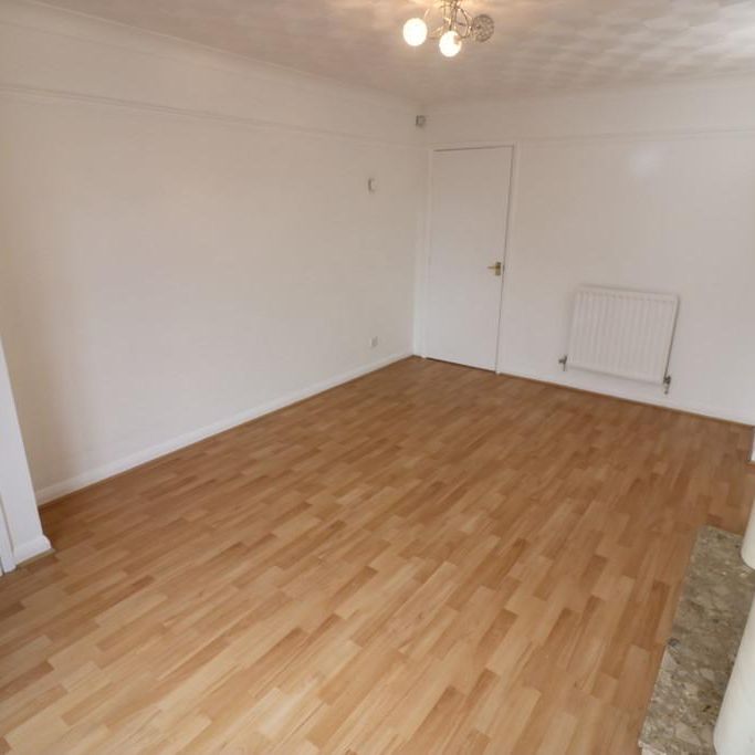 3 bedroom end of terrace house to rent - Photo 1