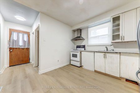 For Lease - 9 Euclid Avenue, Toronto, Ontario - Photo 2